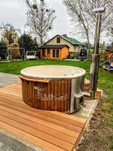 Fiberglass lined hot tub with integrated burner thermo wood Wellness Royal 4 2