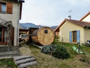 Outdoor barrel round sauna (3)