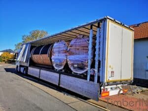 Outdoor barrel sauna (1)