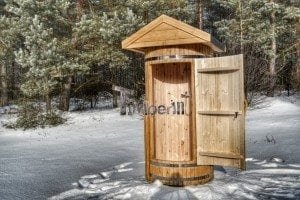 Outdoor shower with roof and door 5