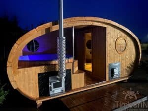 Outdoor oval sauna with an integrated hot tub (34)
